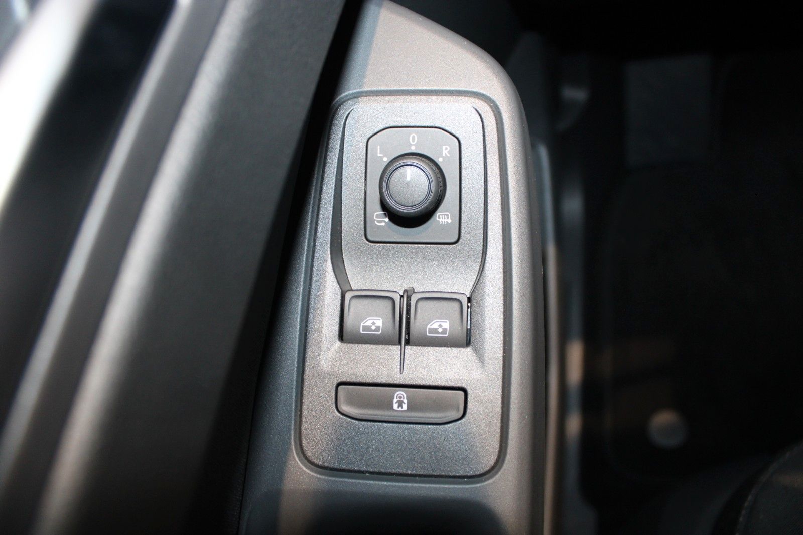 Fahrzeugabbildung Ford Tourneo Connect PHEV Titanium LED IAAC WinterP.