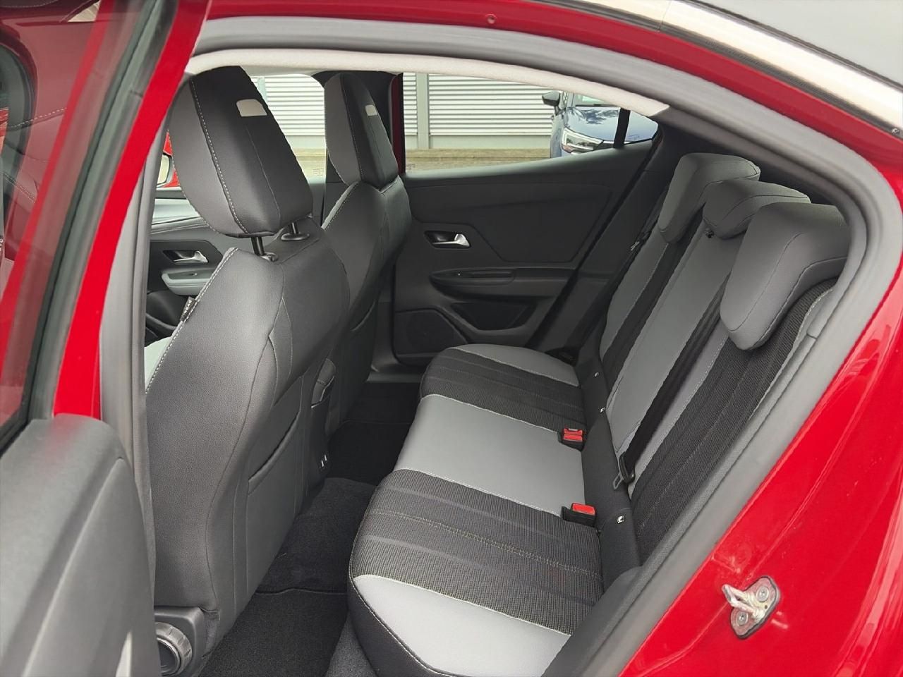 Fahrzeugabbildung Opel Mokka 1,2 Elegance Automatik