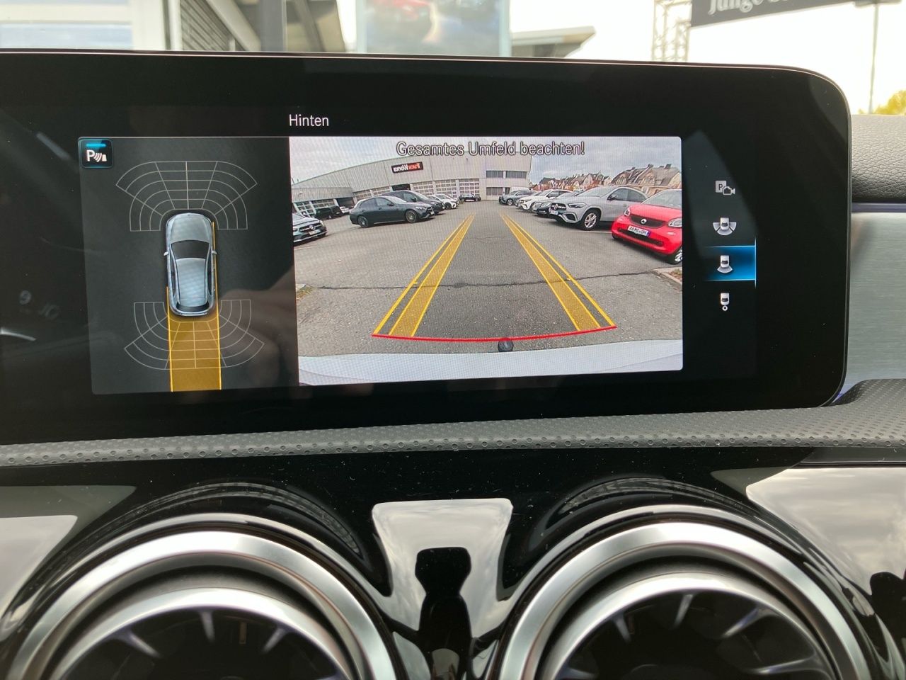 Fahrzeugabbildung Mercedes-Benz A 250 e AMG+NIGHT+PANO+AHK+BURM+MEMORY+CARPL+