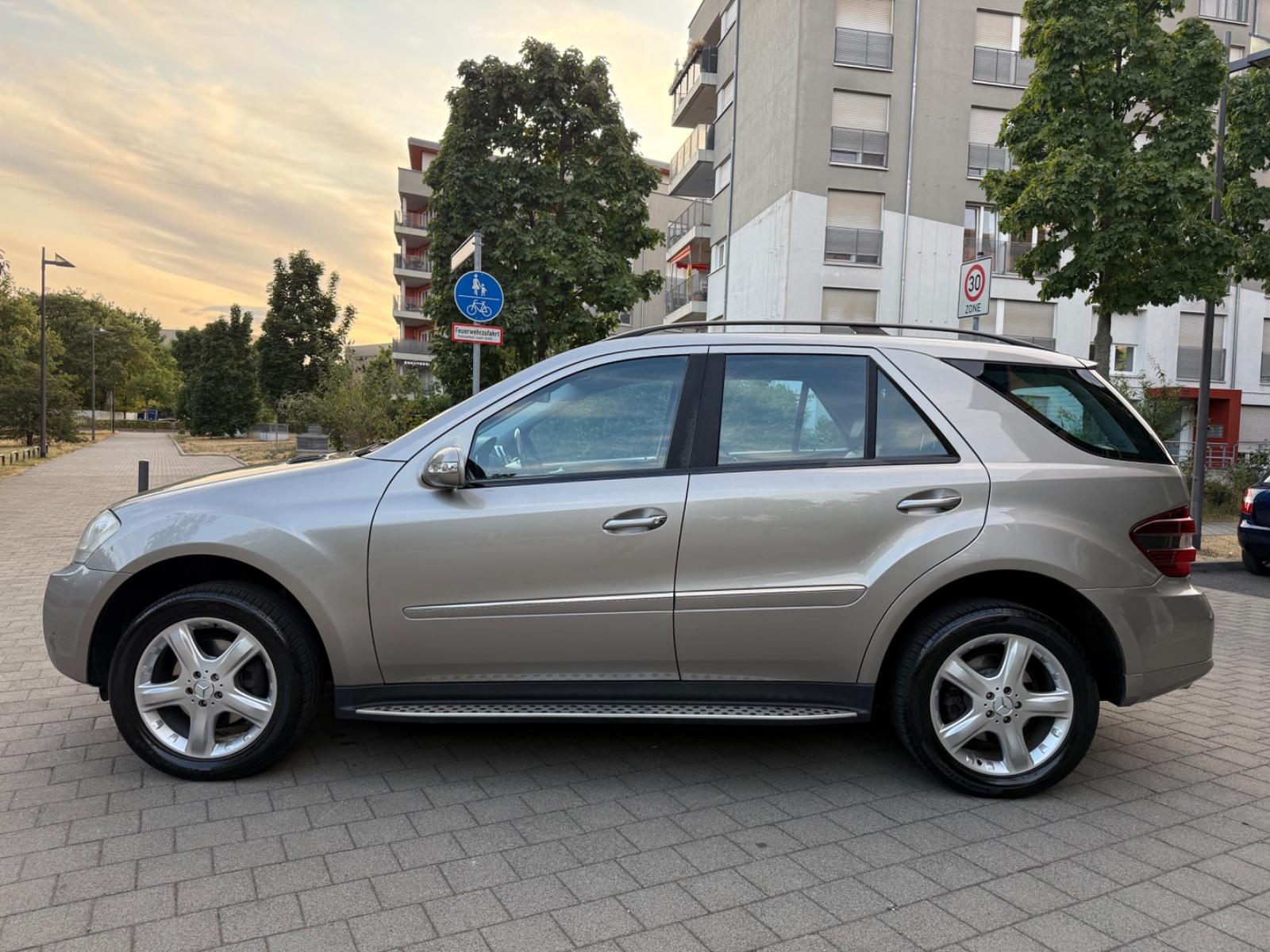 Mercedes-Benz ML 320 CDI 4Matic AMG Sportpaket/S.Belüftung/AHK