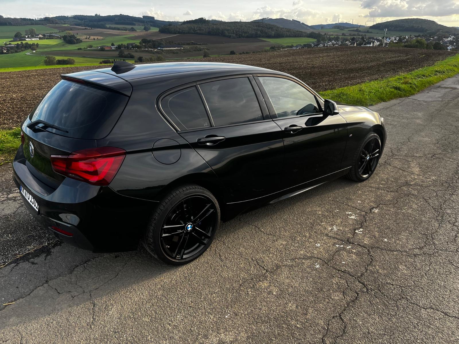 BMW 120i Edition M Sport Shadow Line
