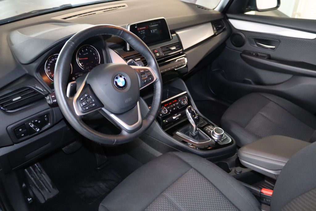 Fahrzeugabbildung BMW 220 Active Tourer Aut.-Navi-LED-Driv.Ass+-Kamera