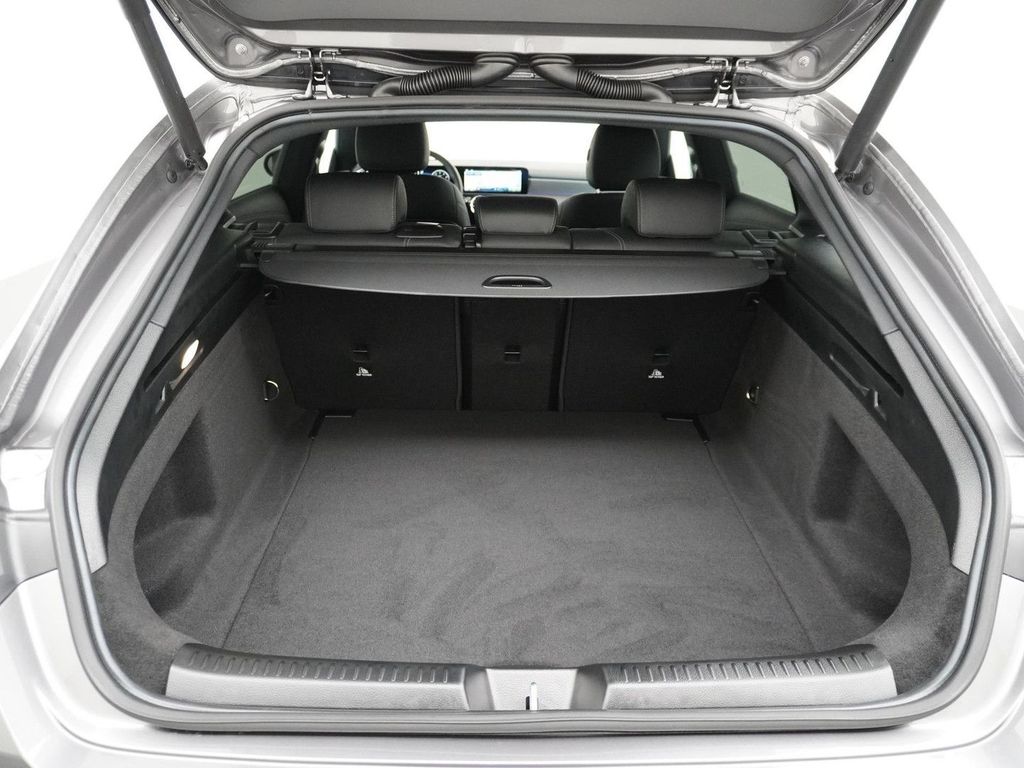 Mercedes-Benz CLA 180 Shooting Brake Star Edition Luxury Line