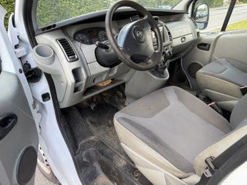 Opel Vivaro - 11
