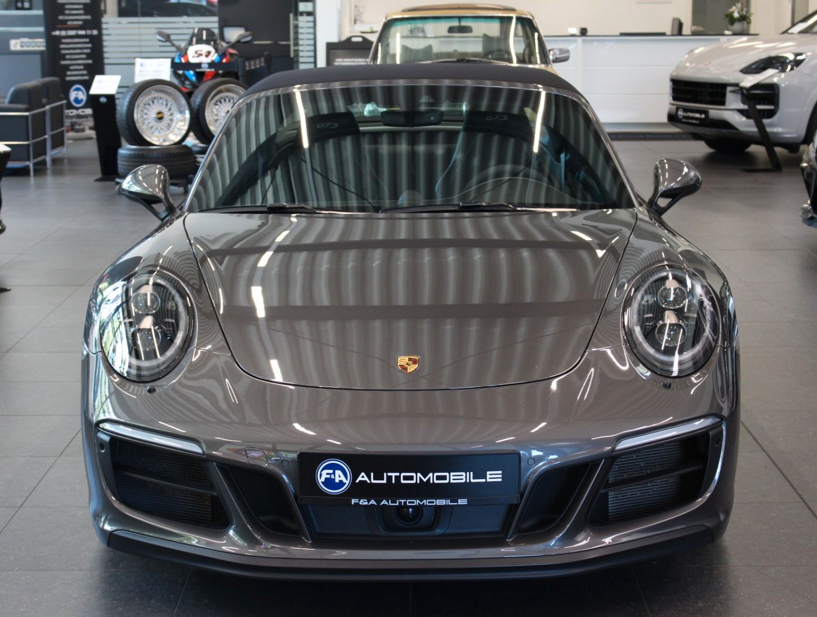 Fahrzeugabbildung Porsche Targa 4 GTS Sport Chrono*Carbon*2.Hand*MWST