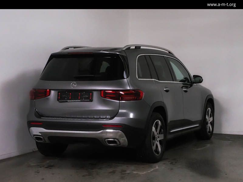 MERCEDES-BENZ GLB 220