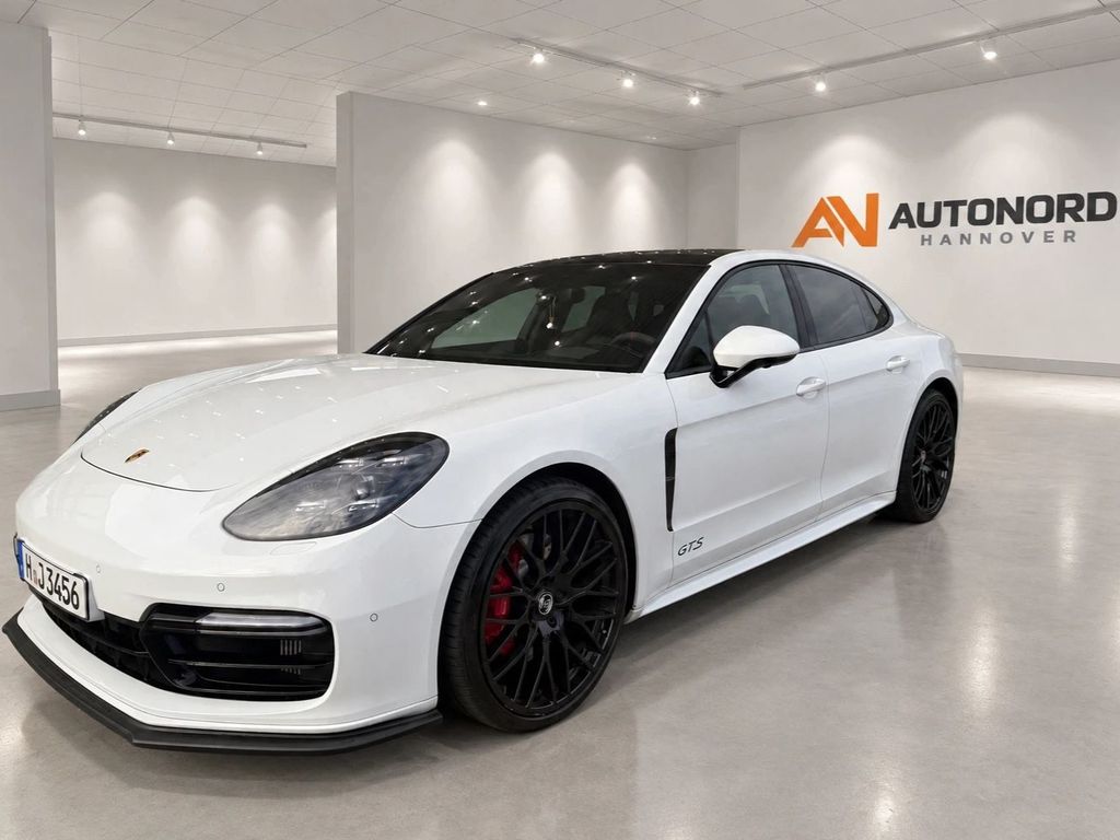 Image of Porsche Panamera