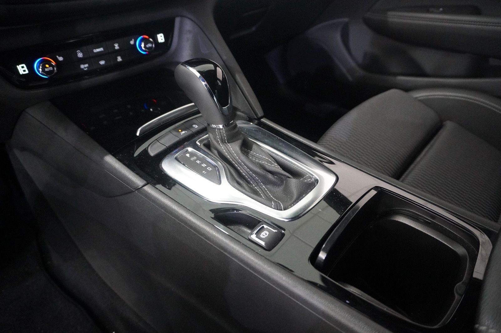 Fahrzeugabbildung Opel Insignia B ST 2.0D ELEGANCE NAVI/LED/KAMERA/DAB+