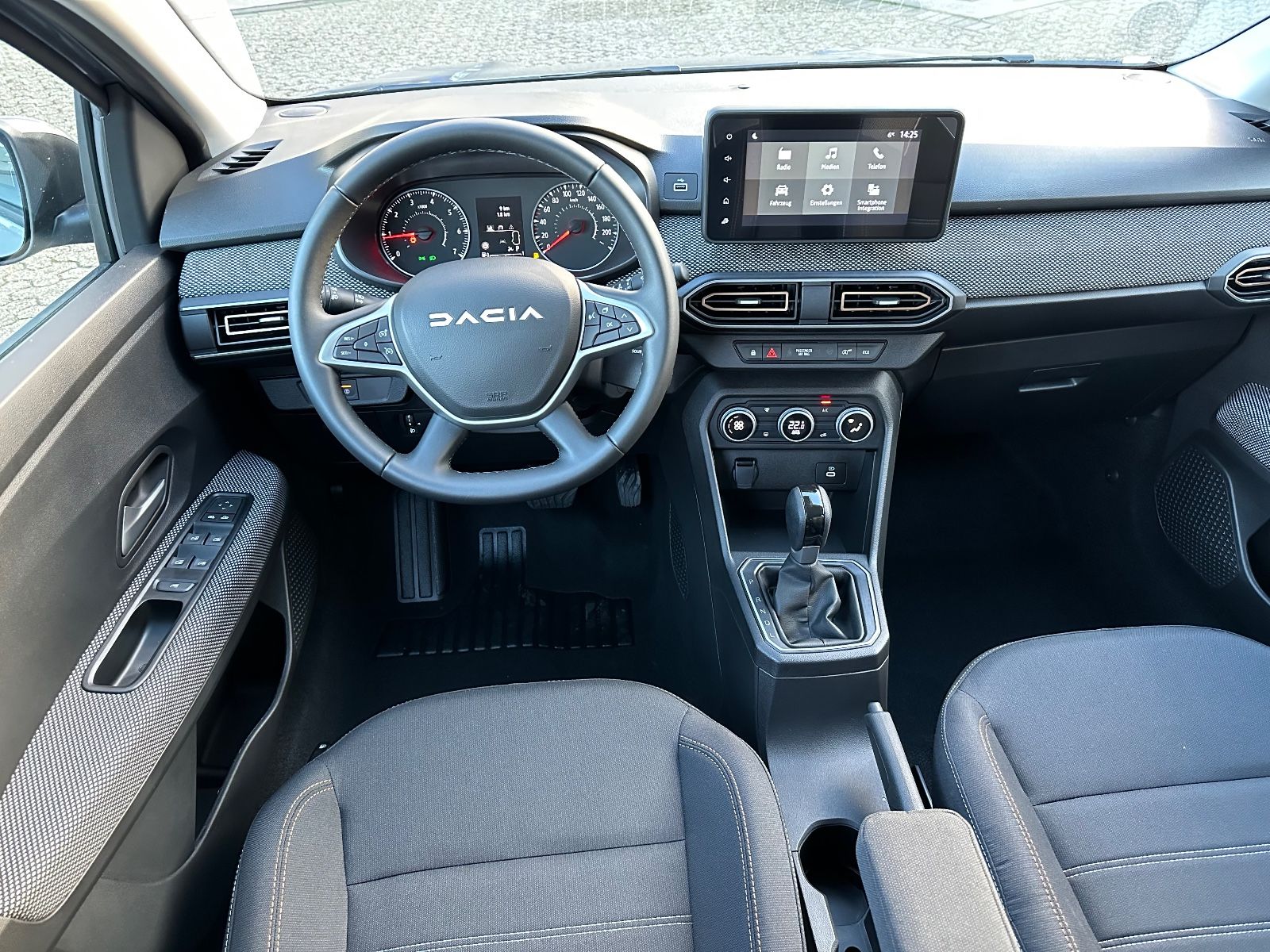 Fahrzeugabbildung Dacia Sandero Stepway Expression CVT LED/PDC/Carplay