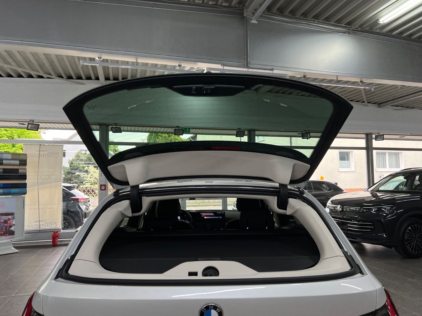 BMW 318d Touring HuD+DA+ACC+Panorama+Park+HaKa foto 12