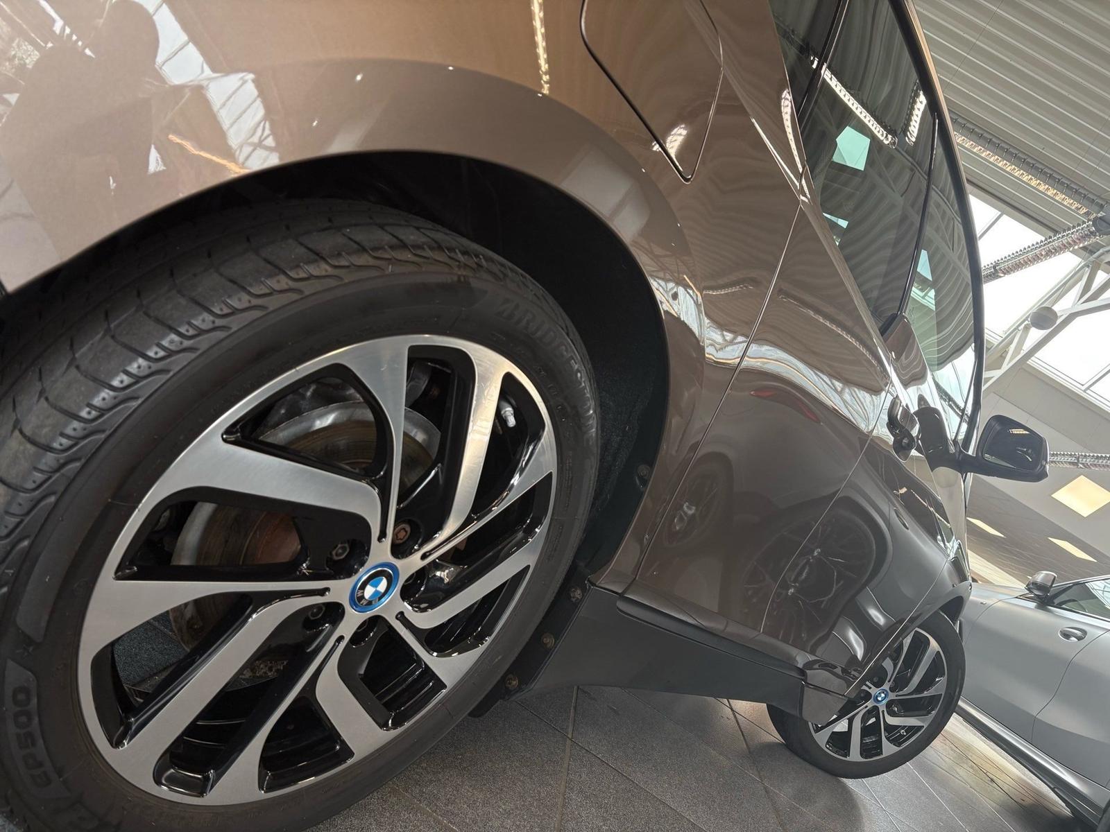 BMW i3 DA+ PA RFK H/K AdapLED PDC Navi Prof. 19" LMR