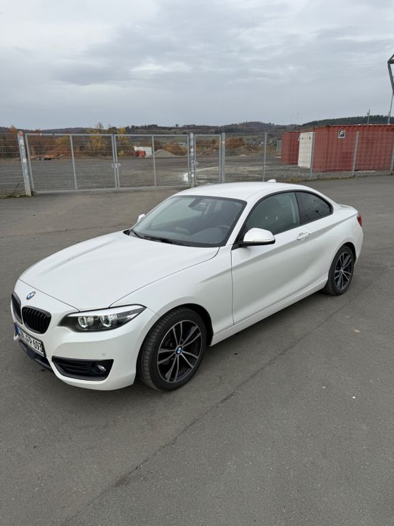 Image of BMW 218