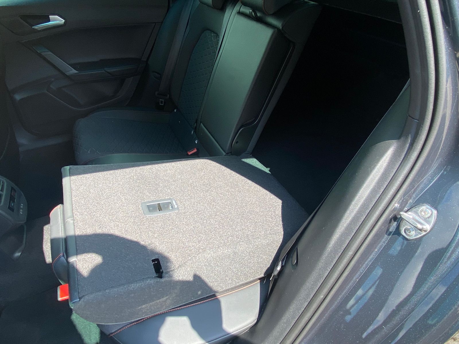 Fahrzeugabbildung SEAT Leon FR 1,5 eTSI DSG *NAVI*PLA*ASSIST-PAKET