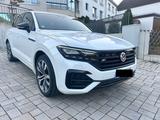 Volkswagen Touareg 3.0 R line/BlackStyle/MatrixLED/Pano/STH - Volkswagen Touareg: Black