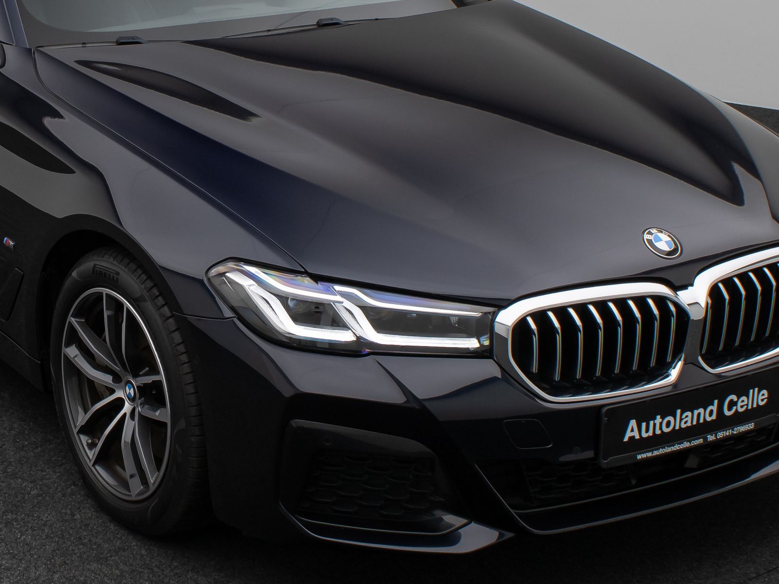 Fahrzeugabbildung BMW 530d xD M Sport Kamera Laser HUD DAB AHK Komfort