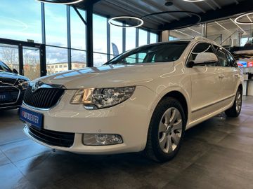 Skoda Superb Combi Elegance *1. Hand*Xenon*Klima*Navi*