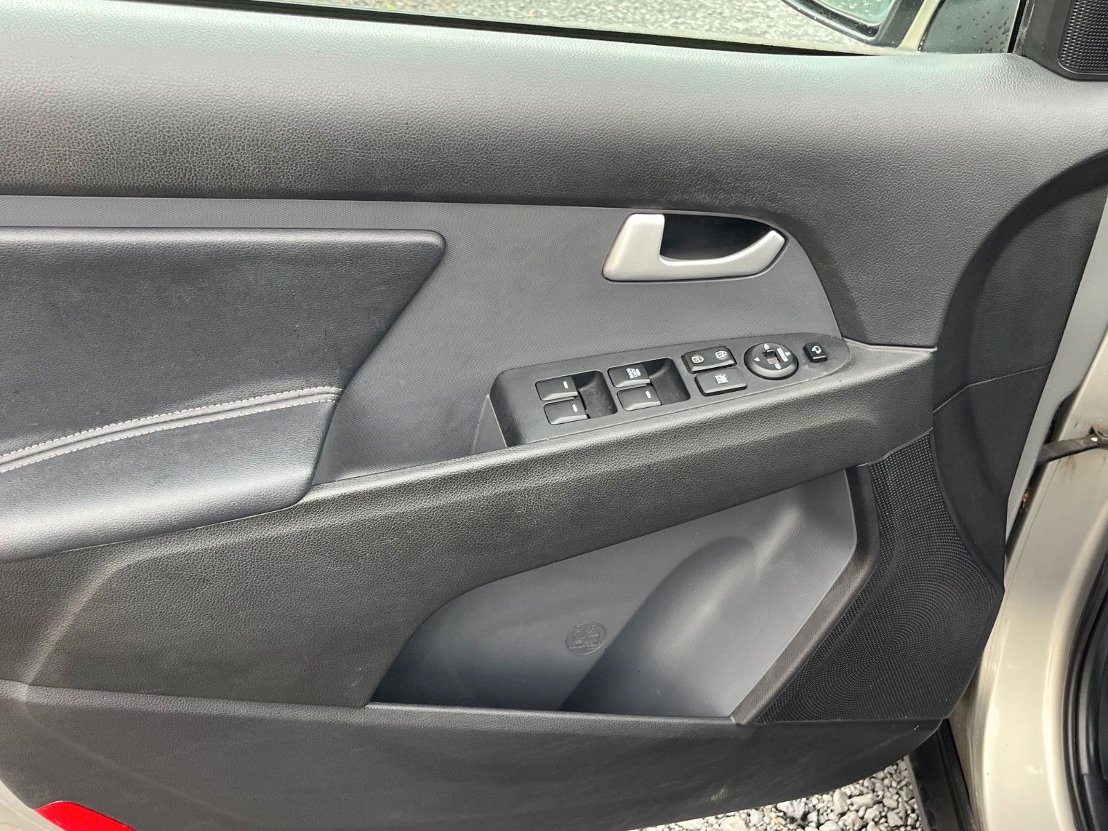Fahrzeugabbildung Kia Sportage Attract 2WD 1.6 GDI Navi Kamera Tempoma