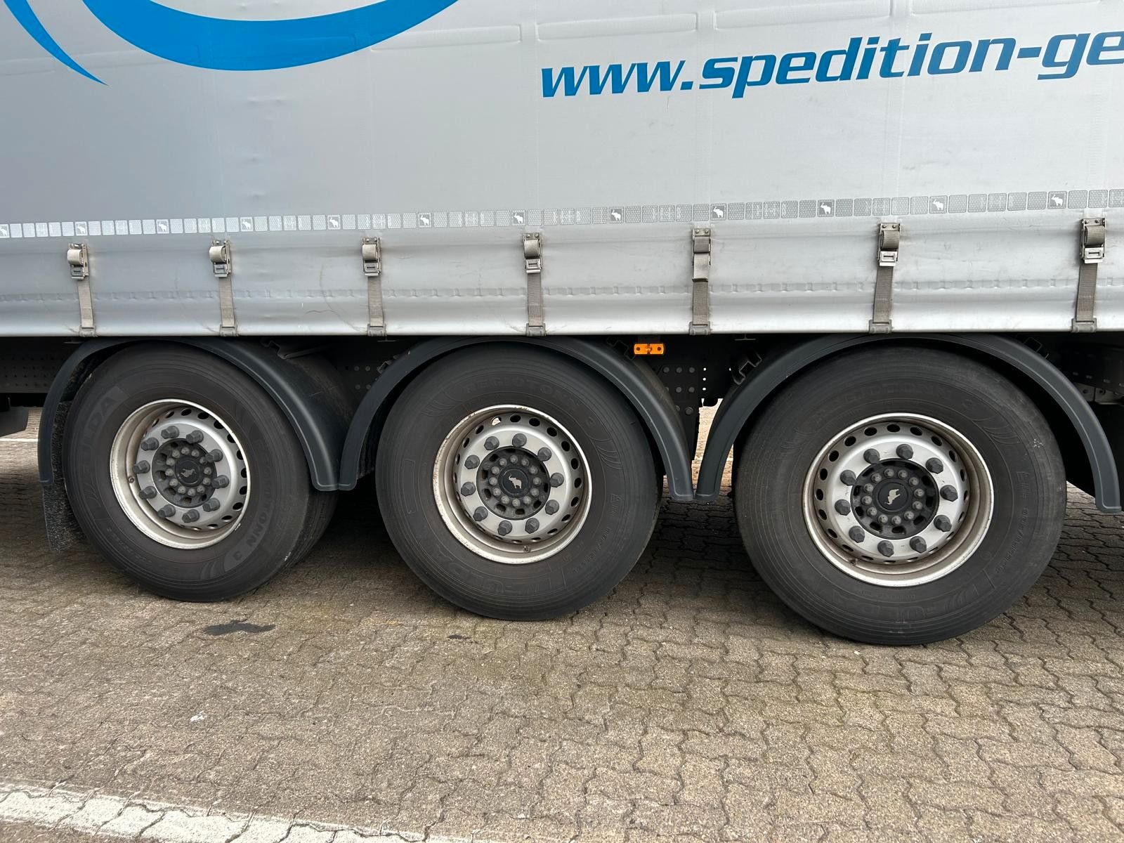 Fahrzeugabbildung Schmitz Cargobull Sattelcurtainsider SCS 24/L-13.62 EB