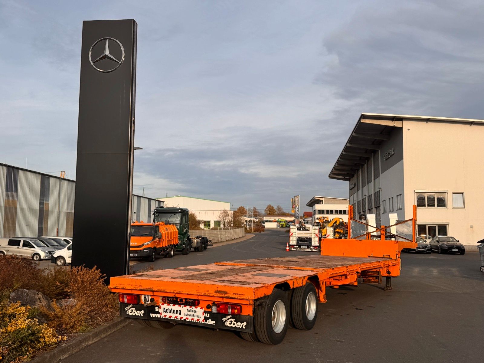 Fahrzeugabbildung Dinkel DSAFA 36000 Schräglader/Tieflader 2x Lenkachse