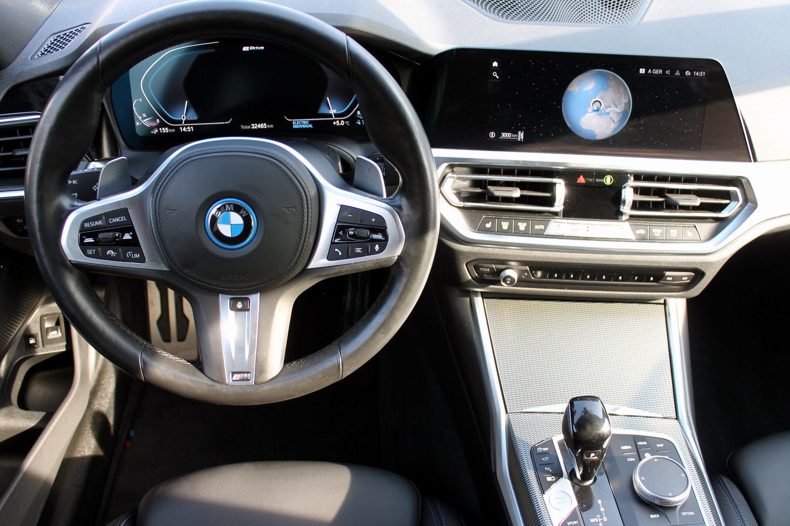 Fahrzeugabbildung BMW 330e Touring M-Sport Steptr Nav ACC LED PDC 360°