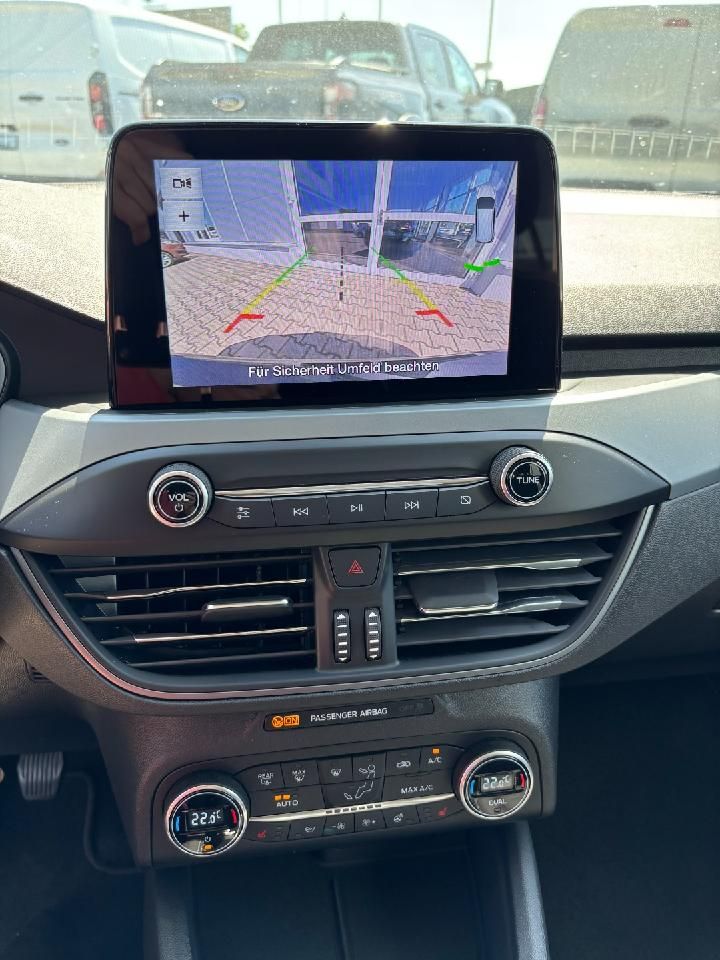 Fahrzeugabbildung Ford Focus Turnier Titanium