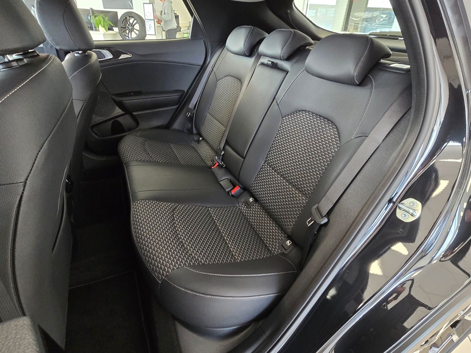 Fahrzeugabbildung Kia XCeed 1.5T 140 DCT7 VIS STD