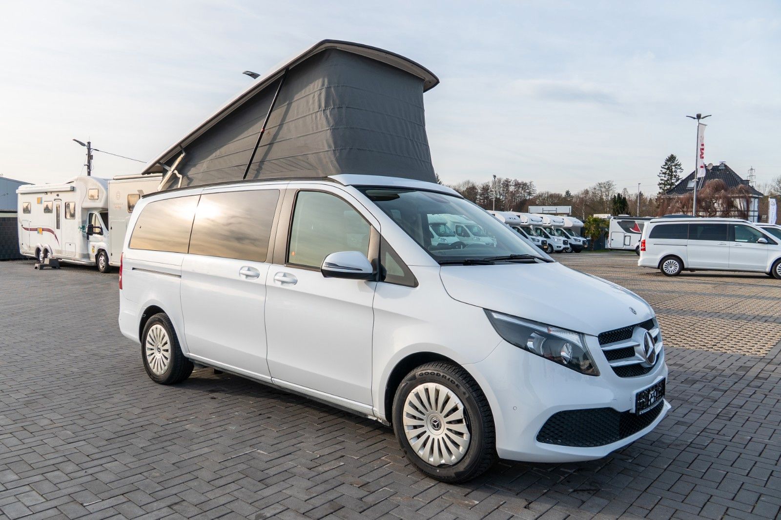 MERCEDES-BENZ Marco Polo V250CDI *Navi*Küche*190PS*
