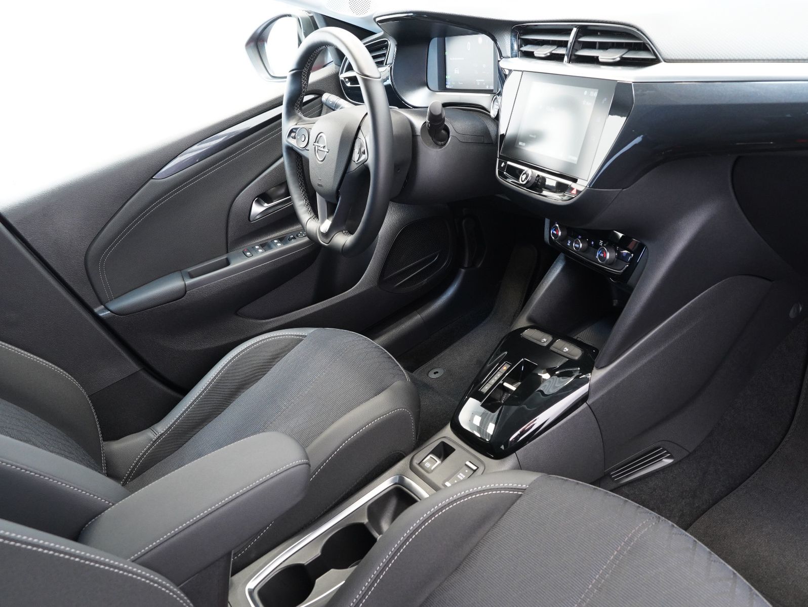 Fahrzeugabbildung Opel Corsa F e Elegance LED/CARPLAY/DAB/11KW