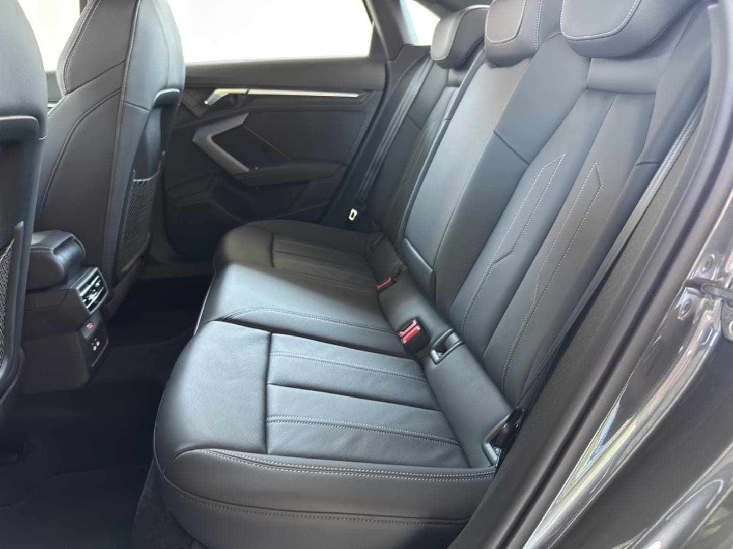 Fahrzeugabbildung Audi S3 Limousine