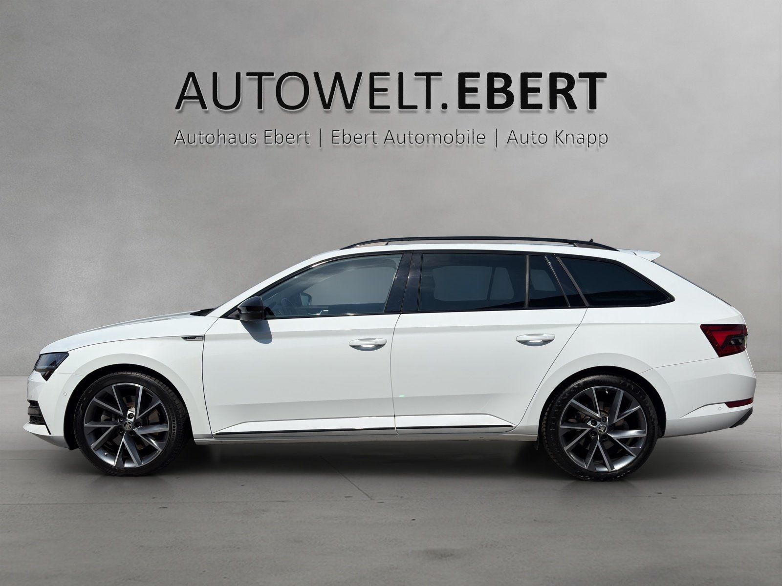 Fahrzeugabbildung SKODA Superb Combi 2.0 TSI Sportline 4x4/AHK/PANO/360°