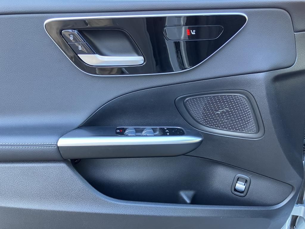 Fahrzeugabbildung Mercedes-Benz C 200 AVANTGARDE*LED*DISTRONIC*360° KAMERA*TOTW