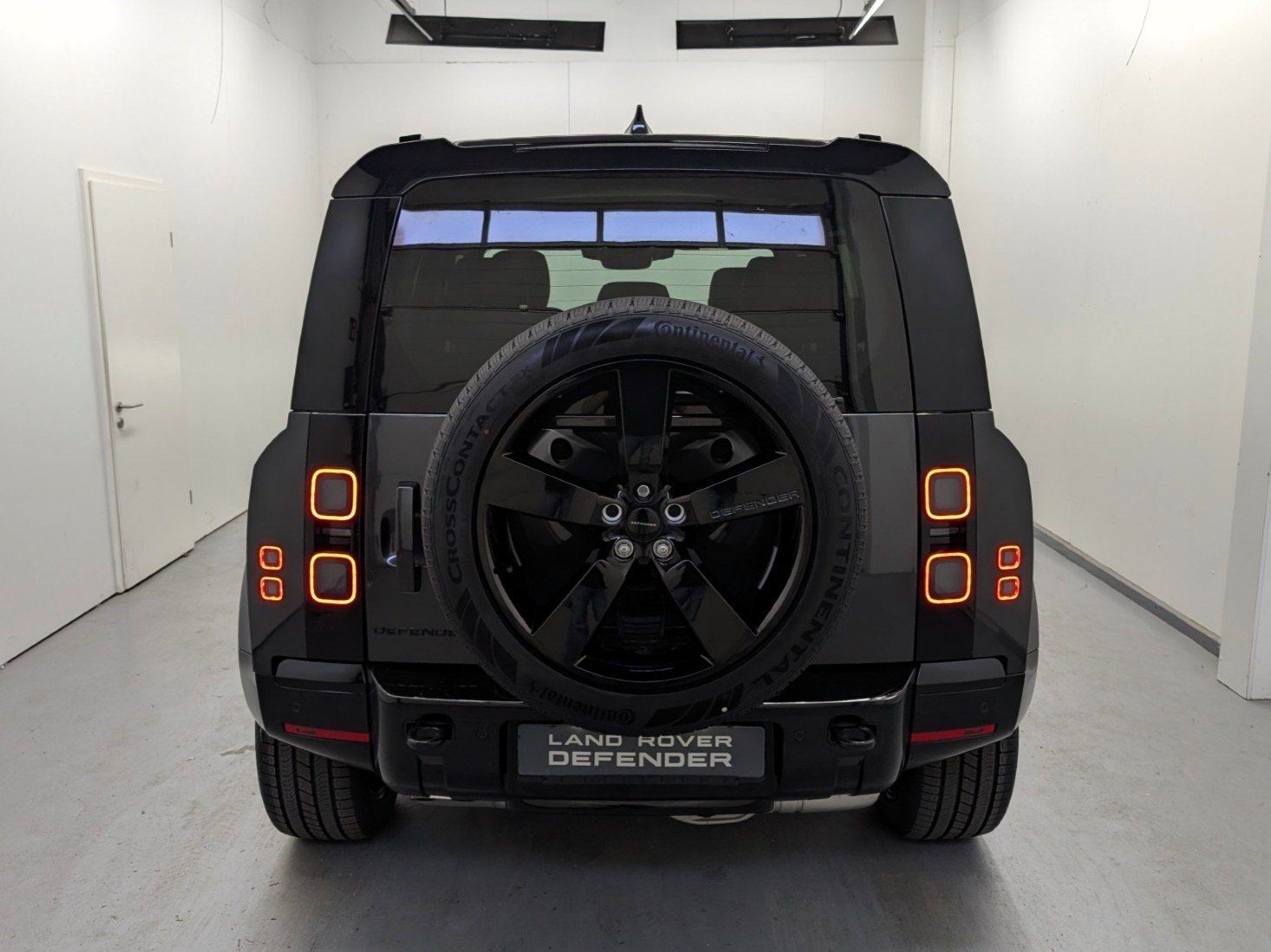 LAND ROVER Defender  D250 X-Dynamic SE AHK Pano – Bild 3