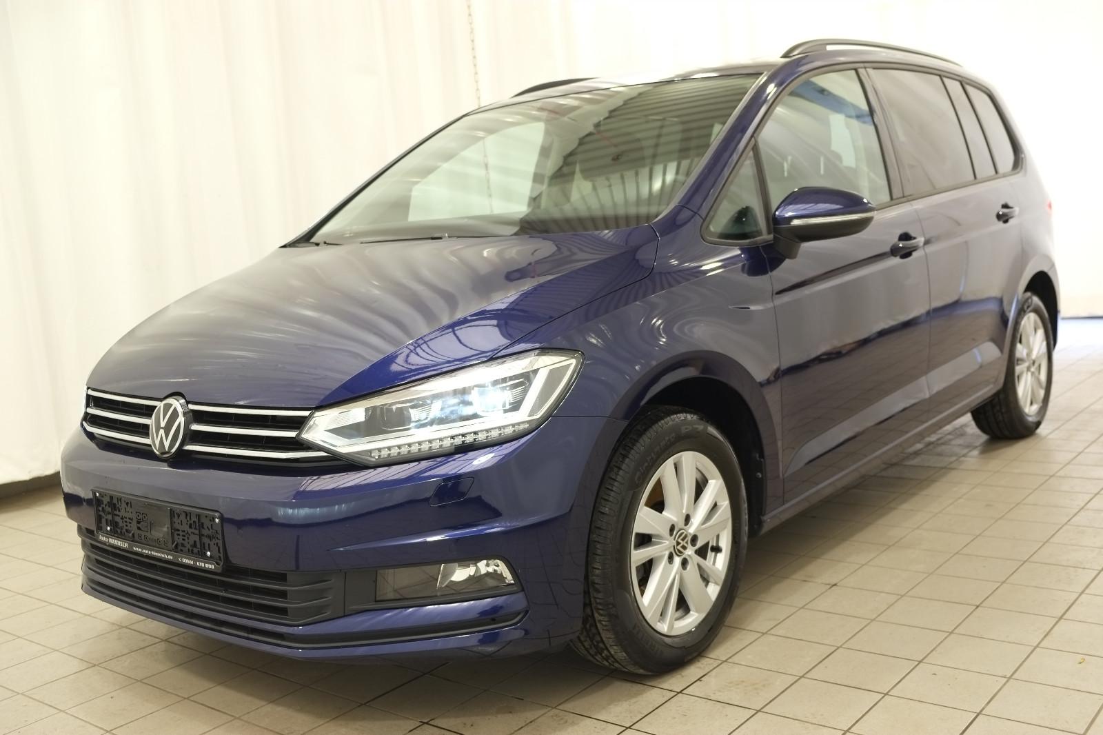 Volkswagen Touran Comfl.1,5 DSG Matrix AHK Panorama 7 Sitze