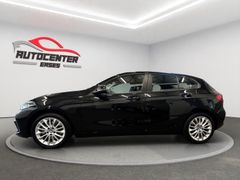 BMW 118  i Advantage LED NAVI PDC AHK Panorama