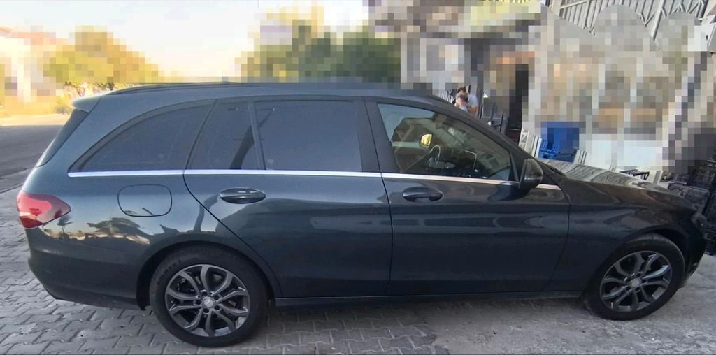 Image of Mercedes-Benz C 220