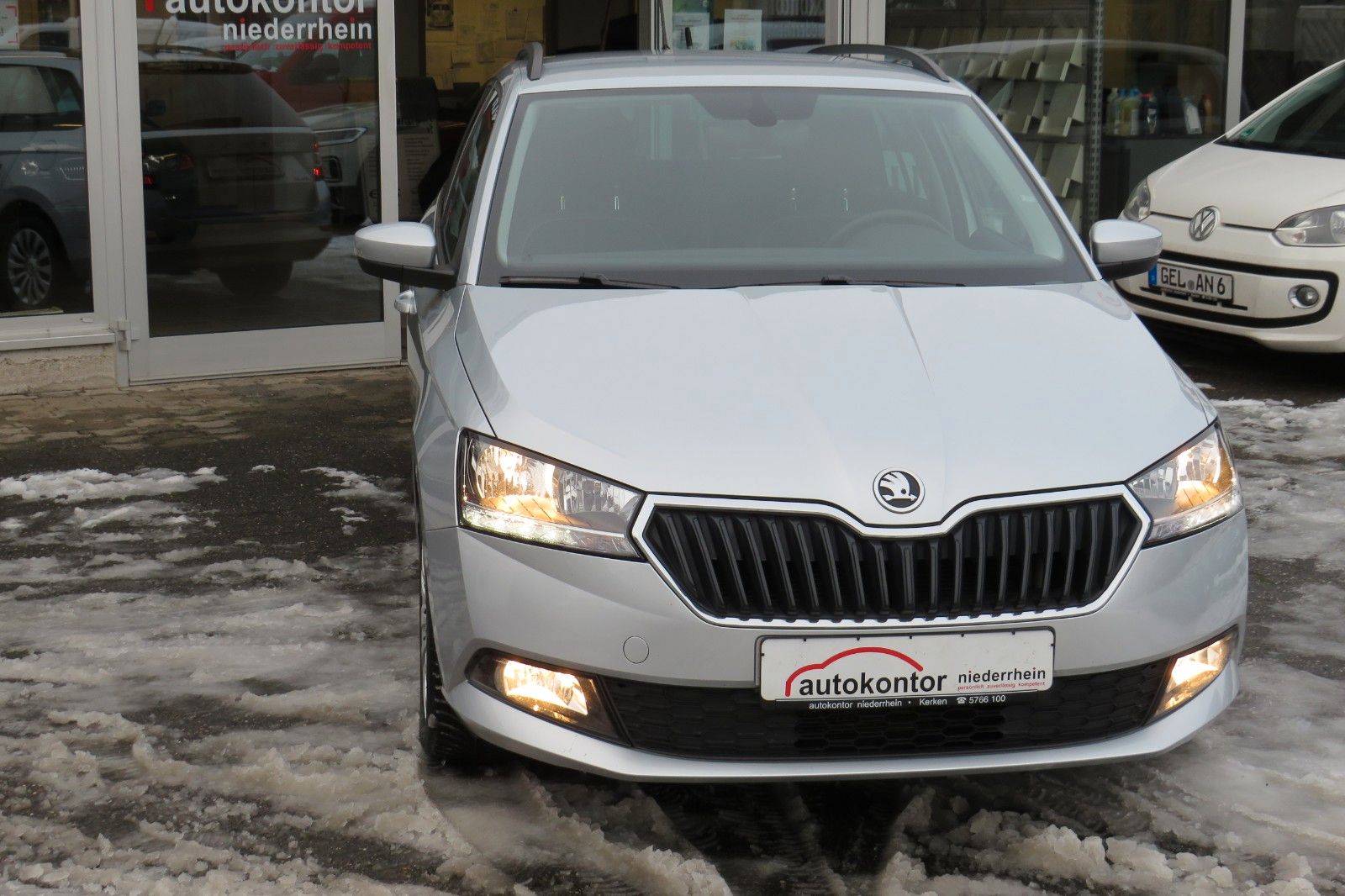 Fahrzeugabbildung SKODA Fabia Combi Ambition SITZH. GJ GRA PDC APP 1.H