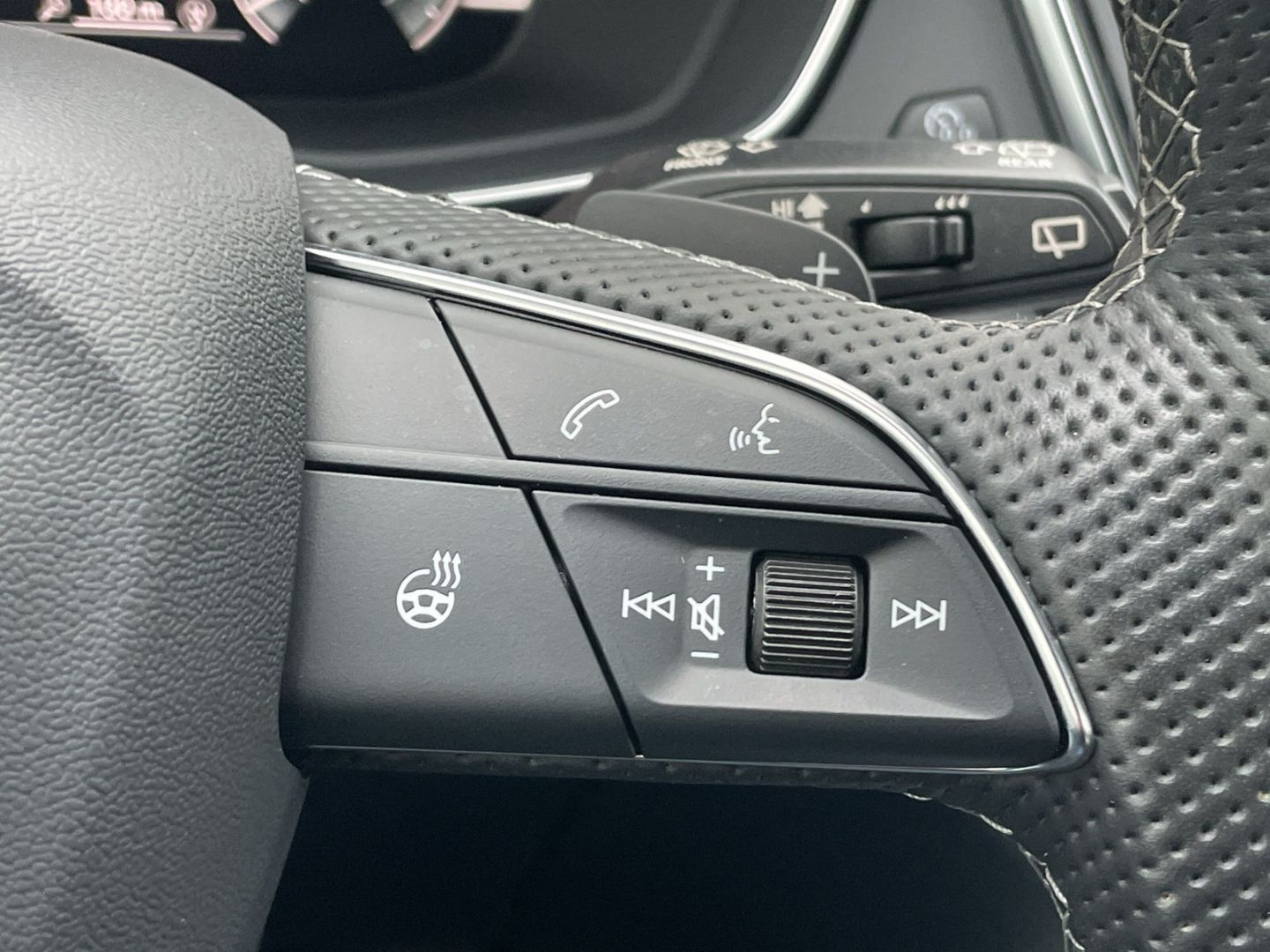 Q5 55 TFSI e quattro S line AHK/HUD/Matrix/Navi/