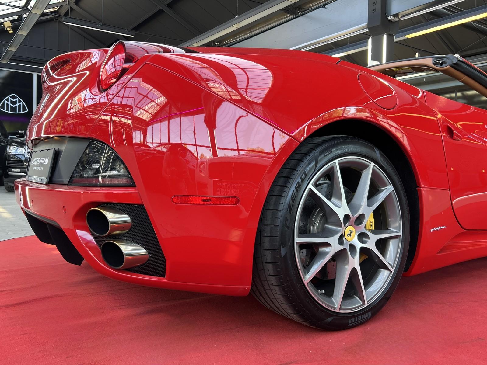 FERRARI CALIFORNIA F1 CAM / GPS / LED / | 489 ch | BVA