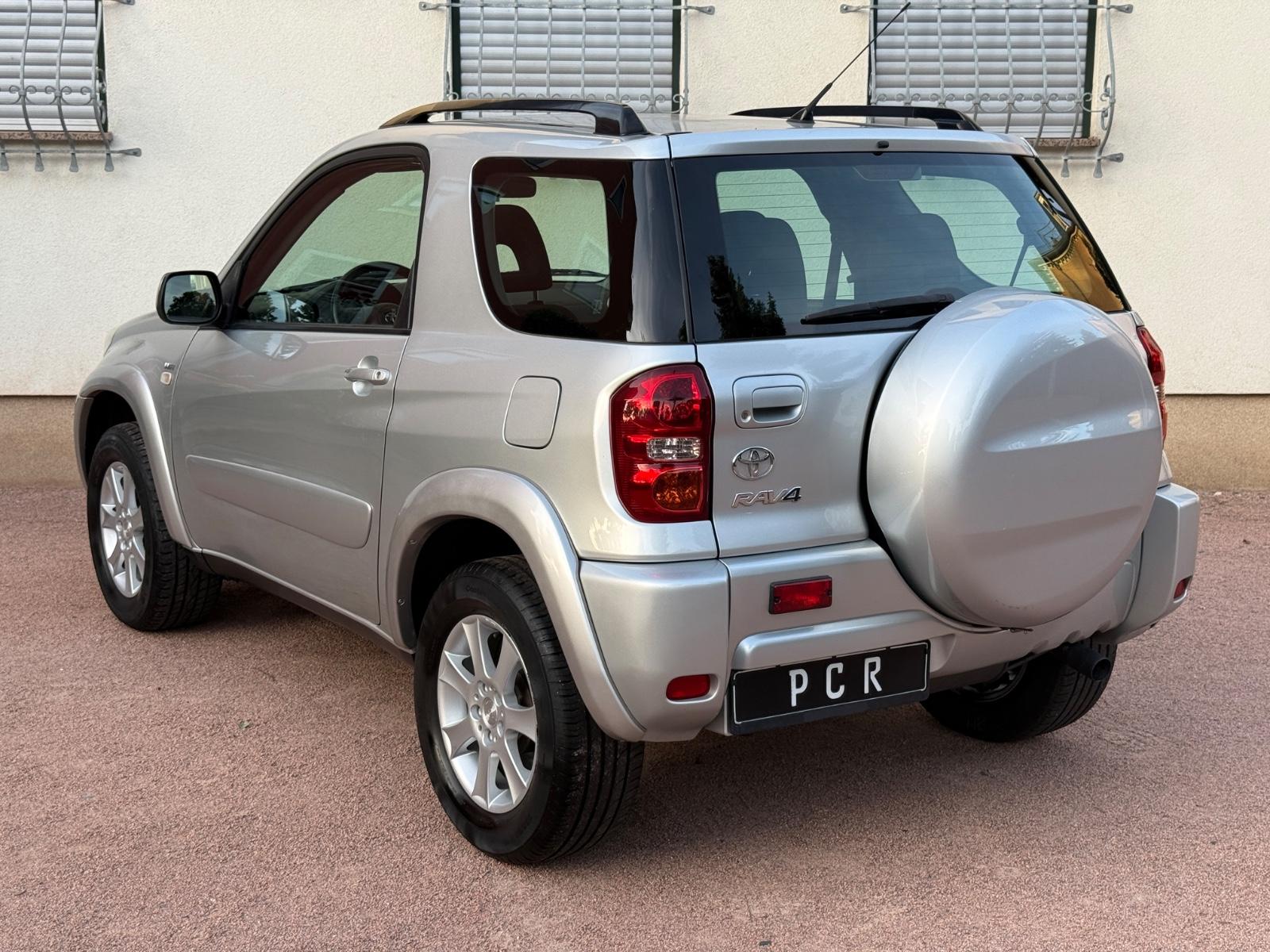 TOYOTA RAV4 - 2.0 150 CV - 4x4 - BVM - VOLANT EN CUIR