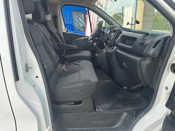 Renault Trafic - 12