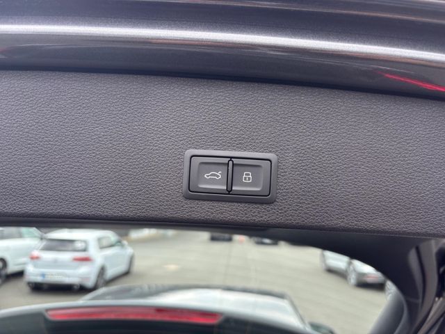 Q2 35 TFSI S line Matrix Kamera ACC CarPlay Sitz
