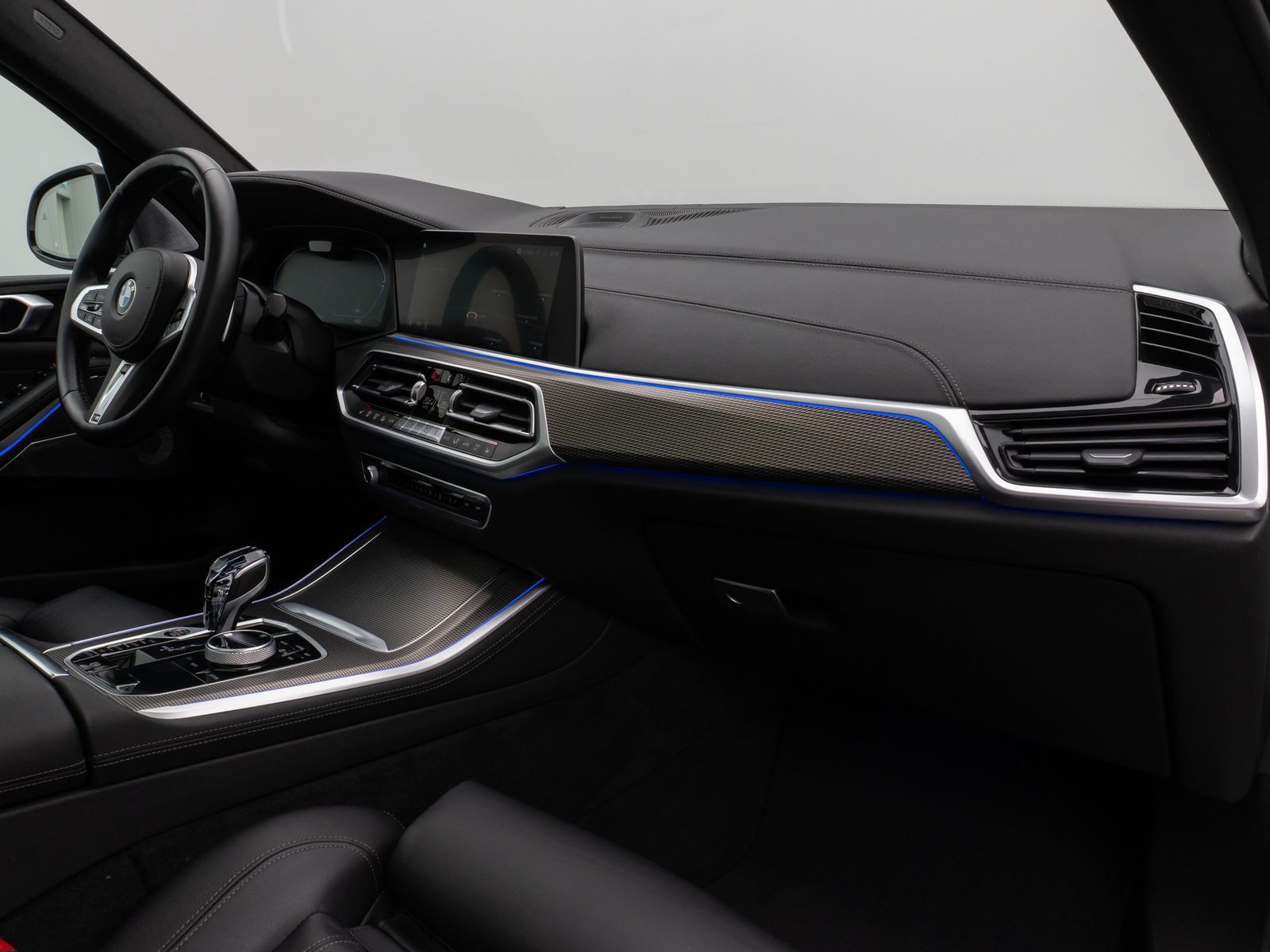Fahrzeugabbildung BMW X5 xD40d M Sport Panorama Laser 360°HUD DAB B&W