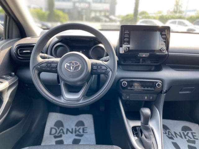 Toyota Yaris  Hybrid Team D