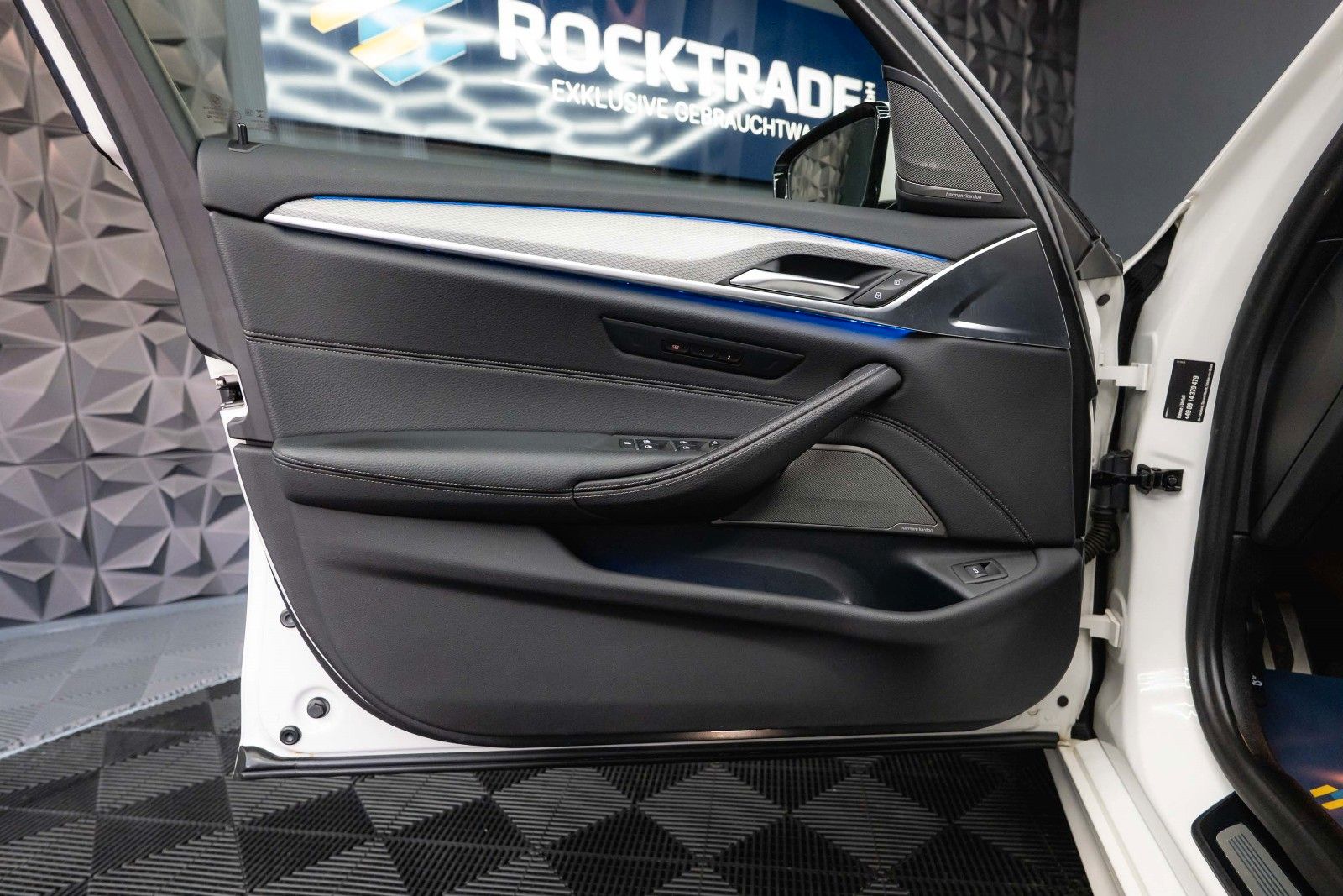 Fahrzeugabbildung BMW 540d xDrive M Sport Shadow | ACC | Pano | LED