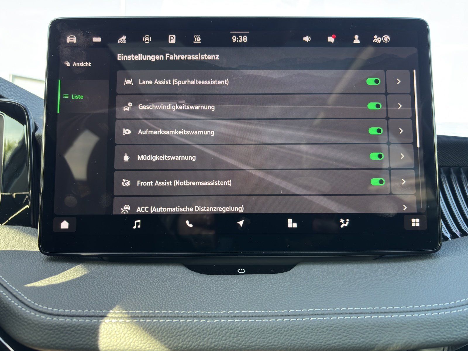 Fahrzeugabbildung SKODA Superb Combi L&K 1,5 TSI iV 150 kW DSG