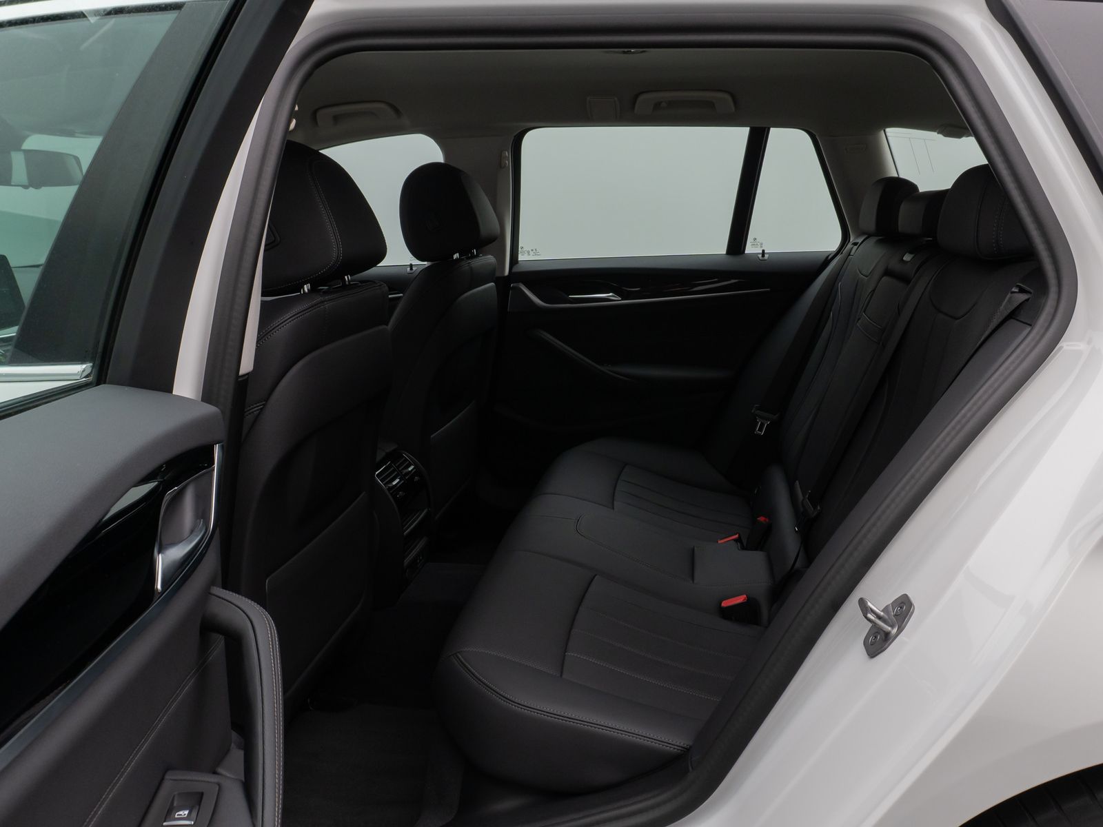 Fahrzeugabbildung BMW 520d Kamera DAB Leder Alarm Parkassistenzsystem