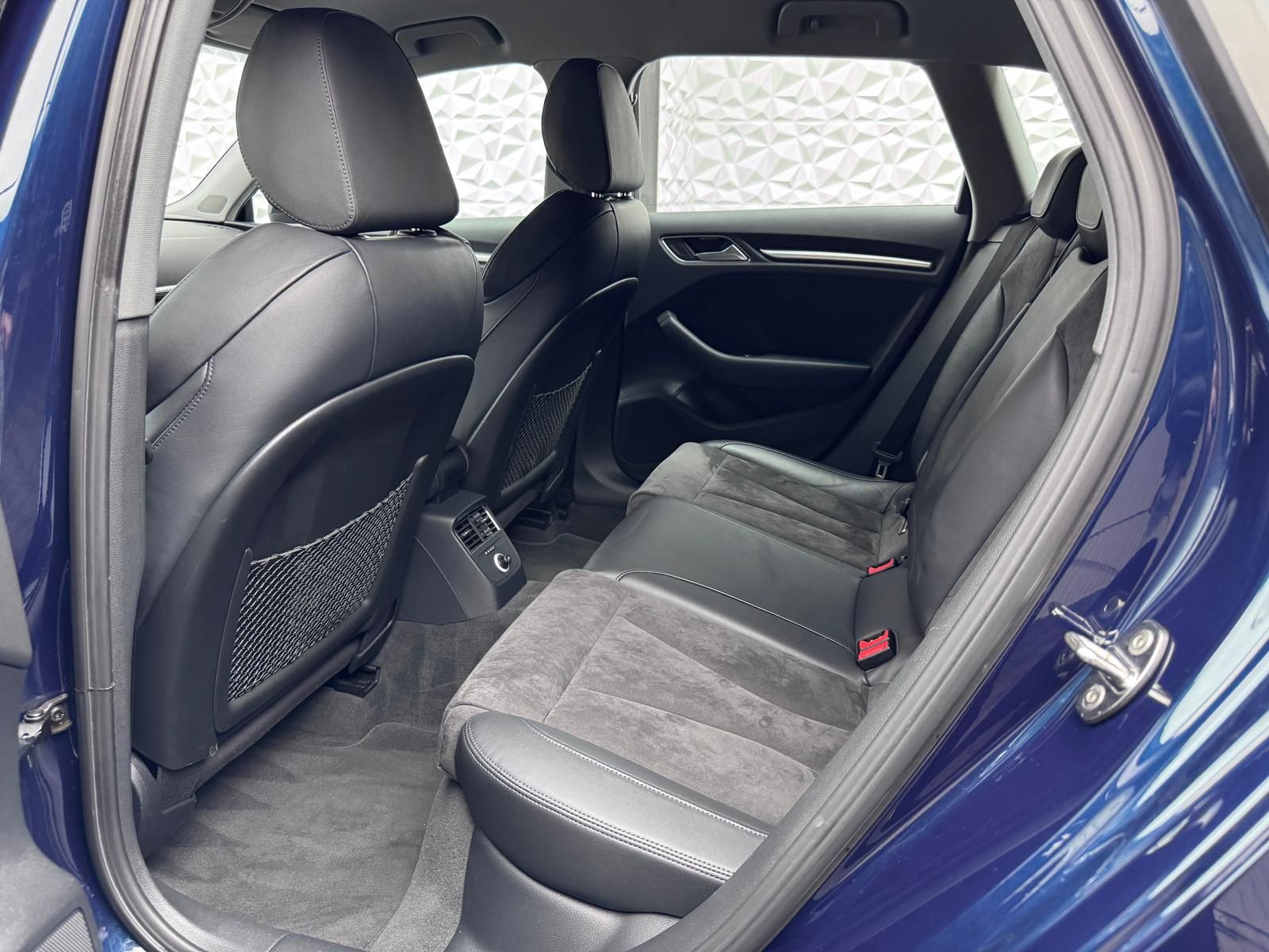 Fahrzeugabbildung Audi SPORTBACK 40 TFSI QUA/ACC/AHK/RCAM/MATRIX/VIRTUA