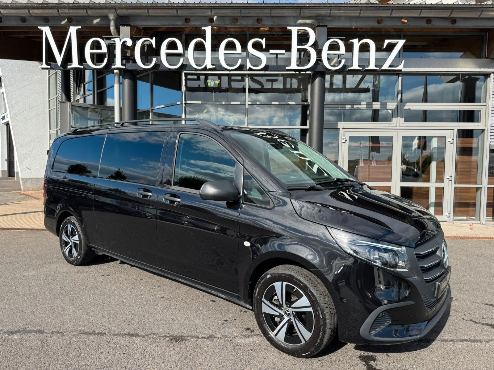 Fahrzeugabbildung Mercedes-Benz Vito 119 CDI 4x4 Tourer PRO Extral Stdh AHK2,5t