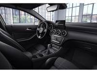 Mercedes-Benz A 180 Urban PDC SHZ