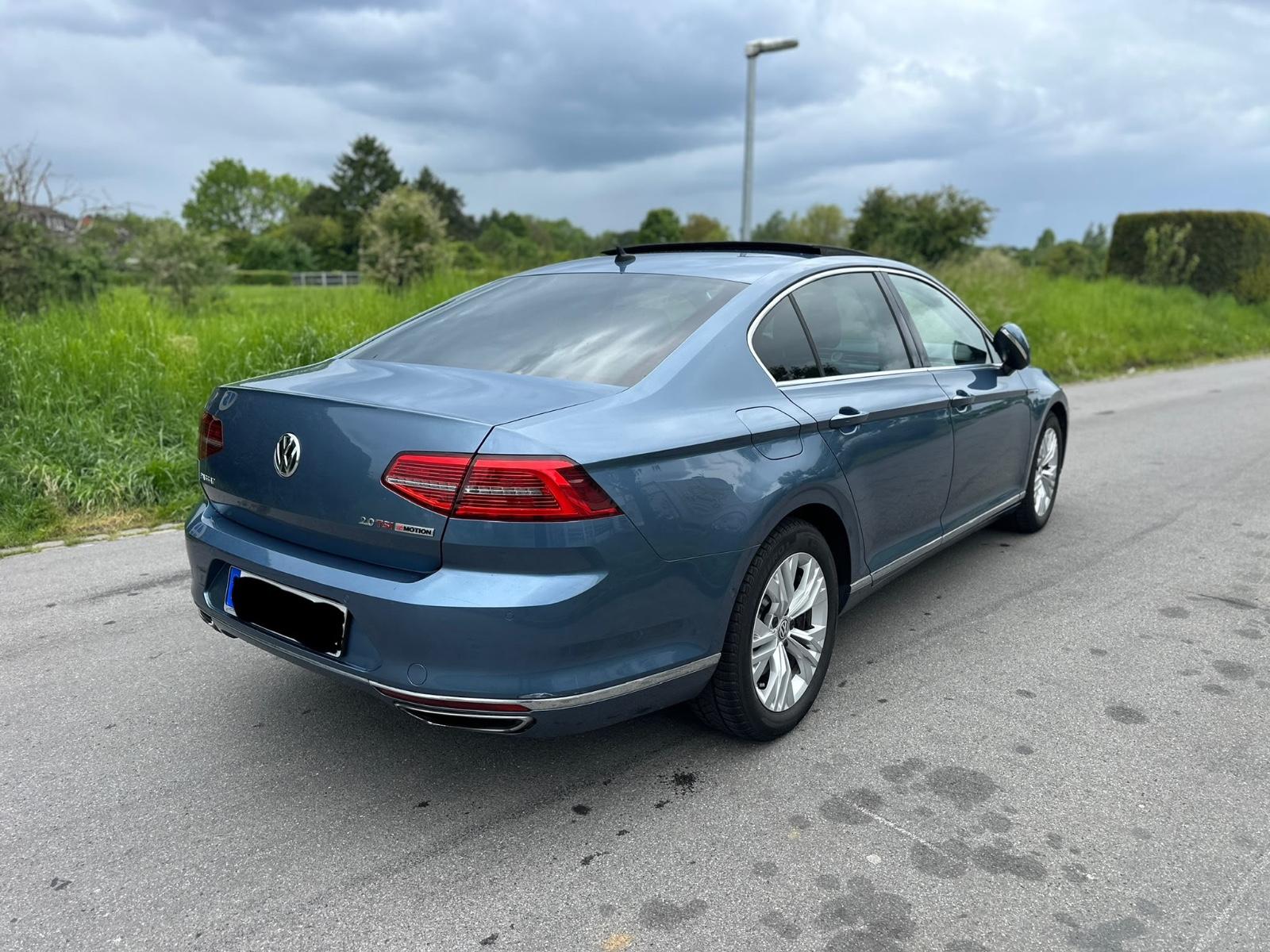 Volkswagen Passat Lim. Highline 4Motion *PANO*VIRTUAL*LEDER